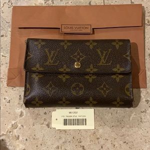 Louis Vuitton PTE Tresor Wallet